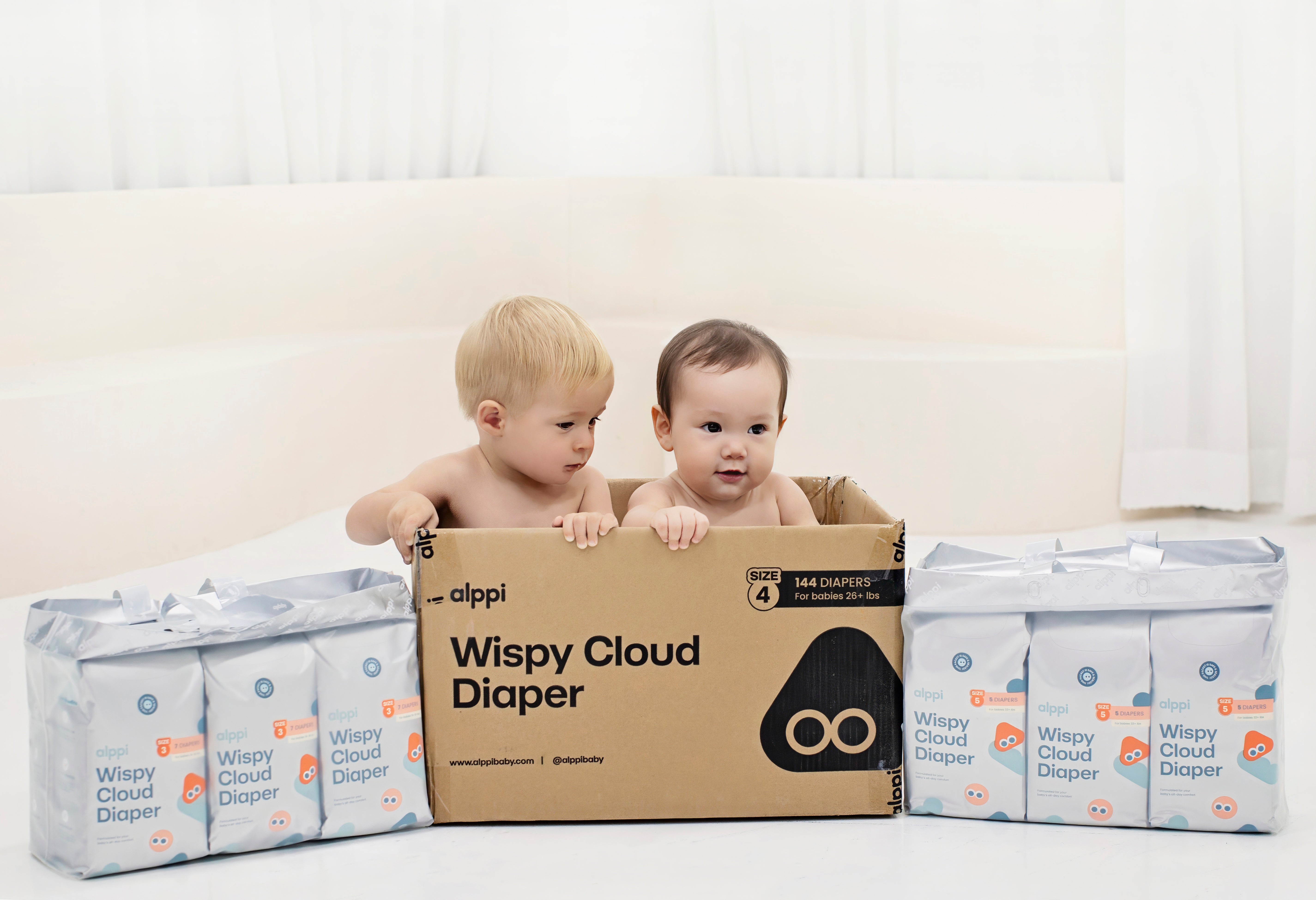 how should a diaper fit a baby